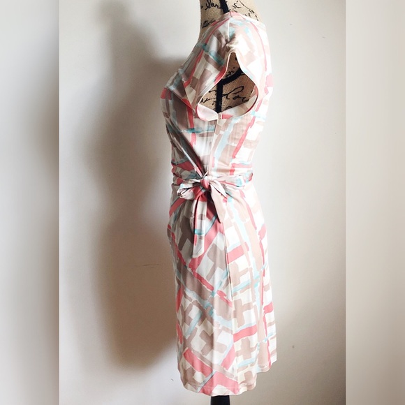 🦋Cross Print Sheath Dress🦋 - Picture 3 of 4